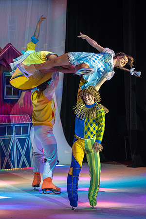 Wizard of Oz on Ice Center Stage Apr 2026