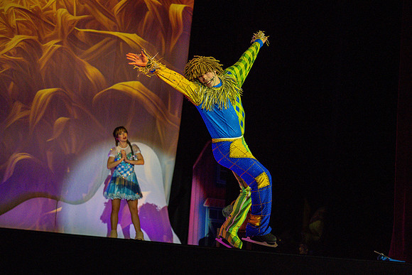 Wizard of Oz on Ice Center Stage Apr 2026