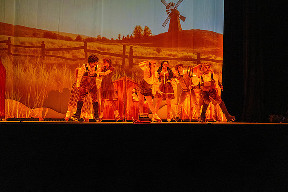 Wizard of Oz on Ice Center Stage Apr 2026