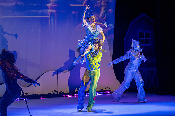 Wizard of Oz on Ice Center Stage Apr 2026