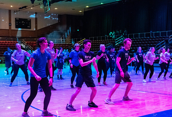 Students participating in the Winter 2023 Fitness Kickoff event.
