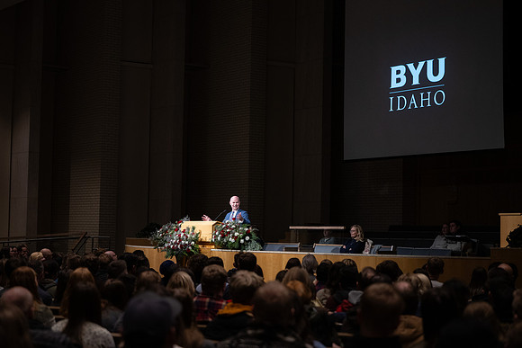 BYUI Graduates celebrate Graduation with the Merediths.