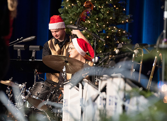Vocal Union & Sound Alliance "Swinging Christmas" concert.