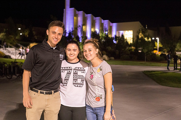 Students mix and mingle at I-Night!