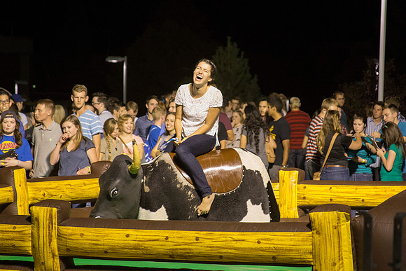 Students mix and mingle at I-Night!
