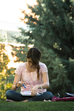 Students enjoy the crisp fall weather while they can during the second week of Fall Semester.
