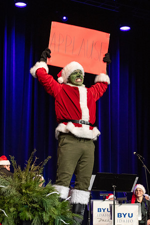 Sound Alliance and Vocal Union perform Swinging Christmas in the Hart Gym.