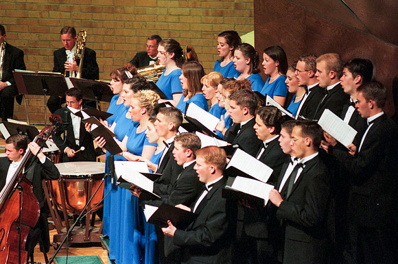 Collegiate Singers and Chamber Orchestra perform "Expressions of Faith."