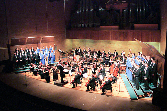Collegiate Singers and Chamber Orchestra perform "Expressions of Faith."
