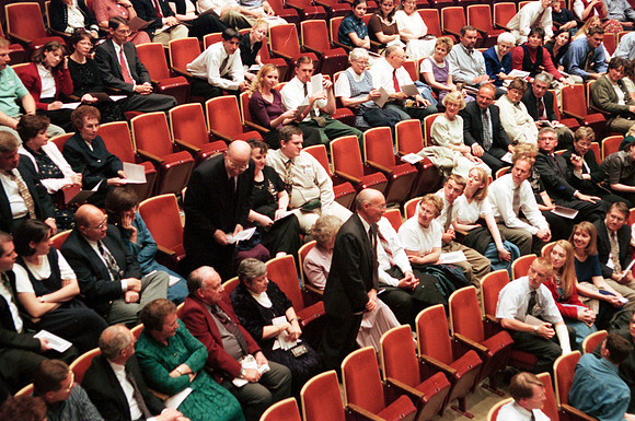 Collegiate Singers and Chamber Orchestra perform "Expressions of Faith."