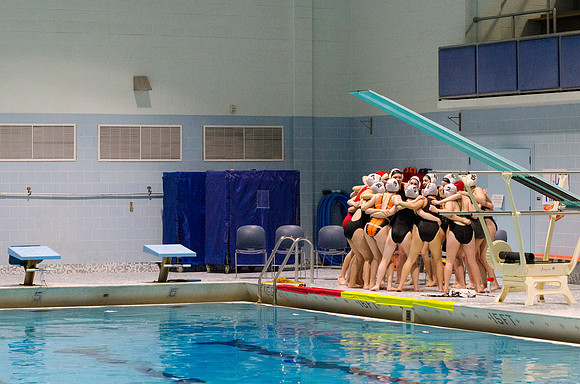 Women's water polo teams play for the Championship