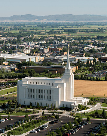 2013 aerial photo of the Rexburg Temple.