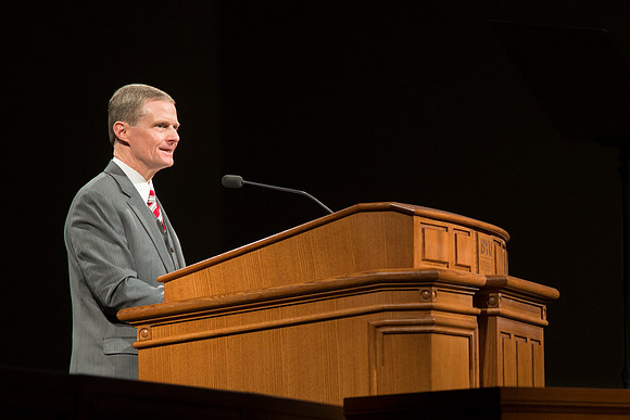 Elder Bednar visits BYU-Idaho and speaks at devotional.