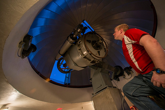 Stephen McNeil of the Physics Department took a group of students to the Observatory out by the Livestock Center on a beautiful clear night. Student astronomy enthusiasts had the opportunity to see Sa