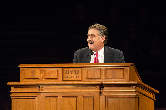 Gerald Griffin speaks at devotional
