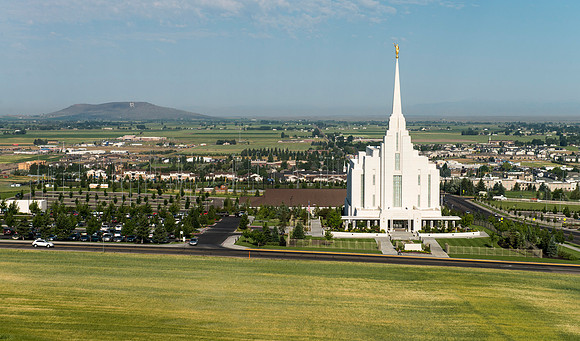 2013 aerial photo of the Rexburg Temple.