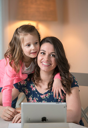 Amy Carpenter and her daughter Jane. Online Learning