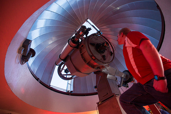 Stephen McNeil of the Physics Department took a group of students to the Observatory out by the Livestock Center on a beautiful clear night. Student Astronomy enthusiasts had the opportunity to see Sa