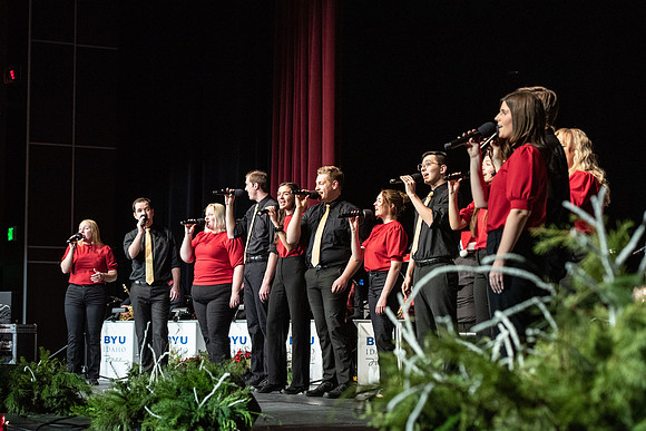 Vocal Union & Sound Alliance "Swinging Christmas" concert.