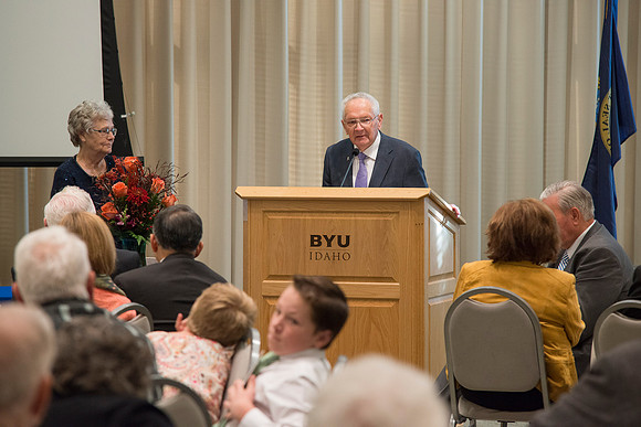 Alumni Award of Excellence; Vance & Diane Hendricks