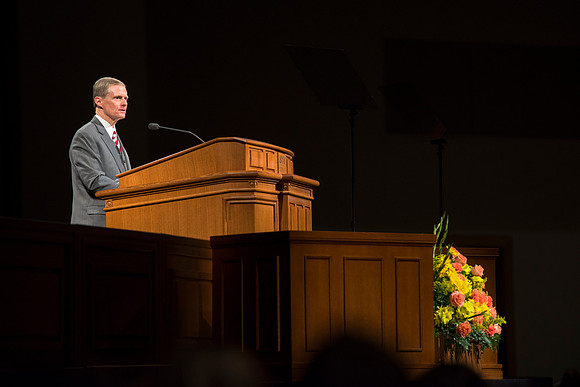 Elder Bednar visits BYU-Idaho and speaks at devotional.