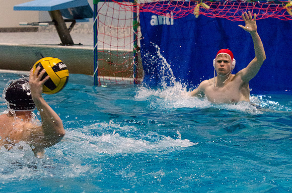 Men's water polo teams play for the Championship