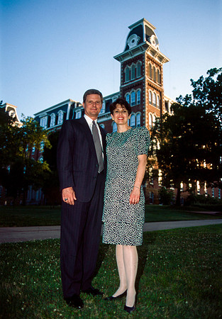 President David A. Bednar and Sister Susar Bednar posing for a portrait in Arkansas