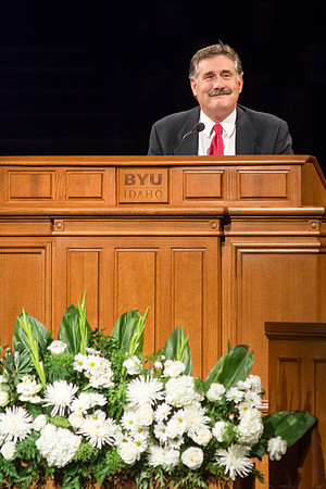 Gerald Griffin speaks at devotional