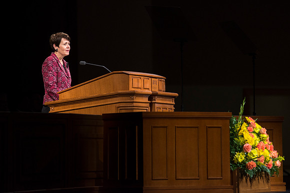 Sister Bednar addresses BYU-Idaho students at devotional.