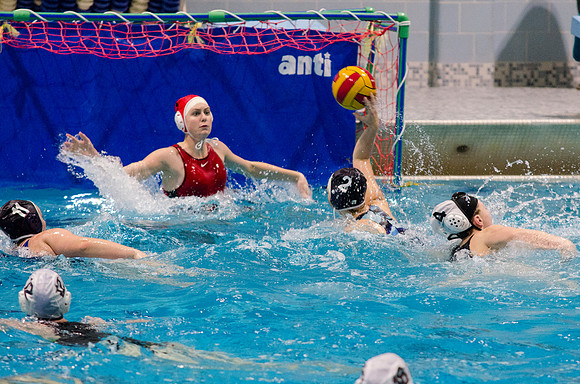 Women's water polo teams play for the Championship