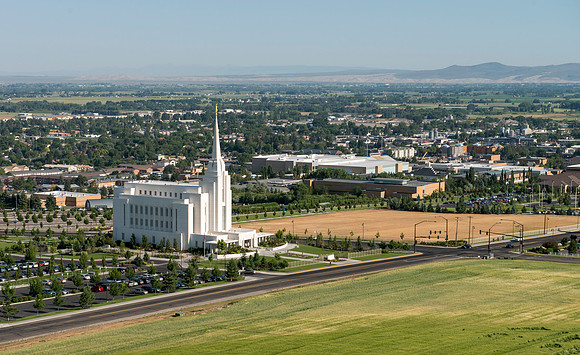 2013 aerial photo of the Rexburg Temple.