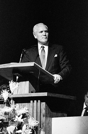 Elder F. Melvin Hammond speaks to students at Ricks College during devotional