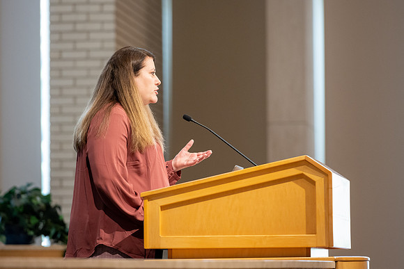 Jenifer Greenwood addresses students in the University Forum "Living the Plan Vs. Living the Dream"