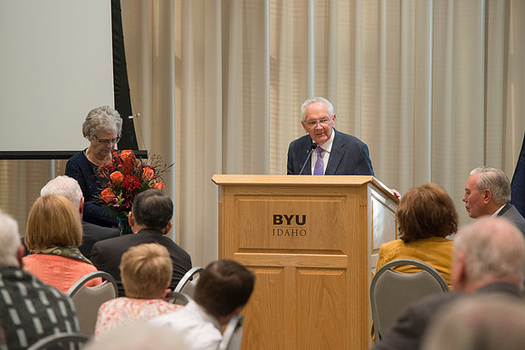 Alumni Award of Excellence; Vance & Diane Hendricks