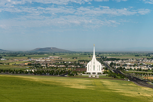 2013 aerial photo of the Rexburg Temple.