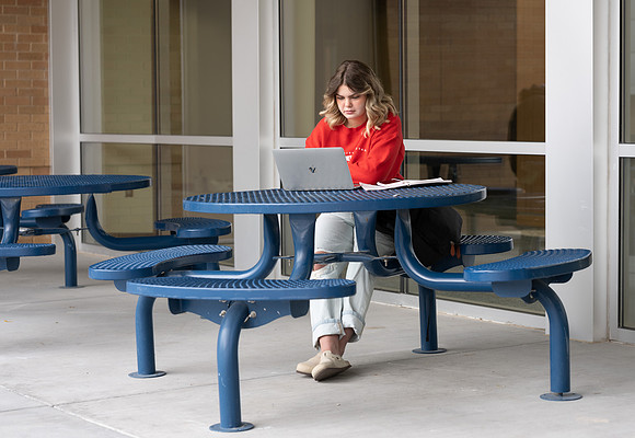 Students on campus the first week of Fall Semester.