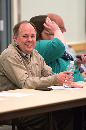 Mary-Ellen Weimer meets with faculty members and answers their questions.