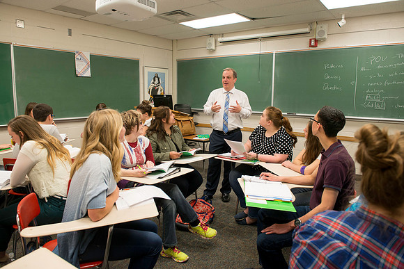 English instructor Eric d'Evegnee teaches Fundamentals of Literary Interpretation.