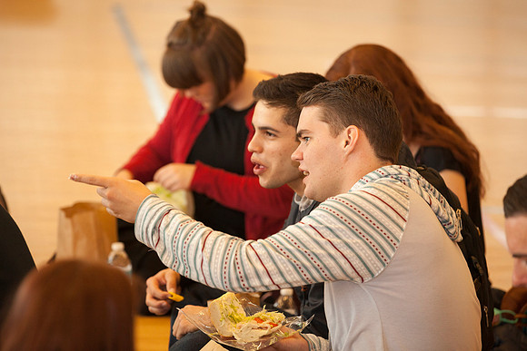 New students gather in the I-Center for lunch during Get Connected.