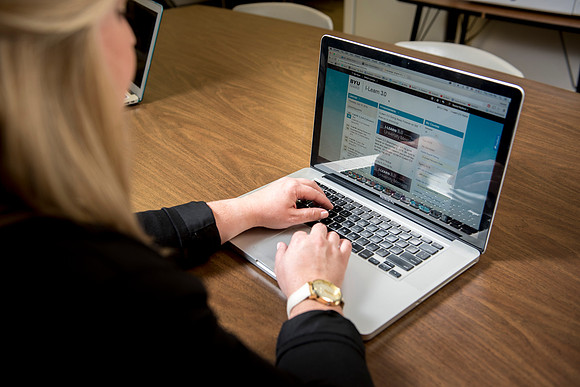 Rachael Redford shows off the new I-Learn 3.0 in the Smith Building.