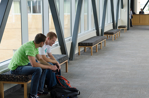 Students in the skybridge in between classes