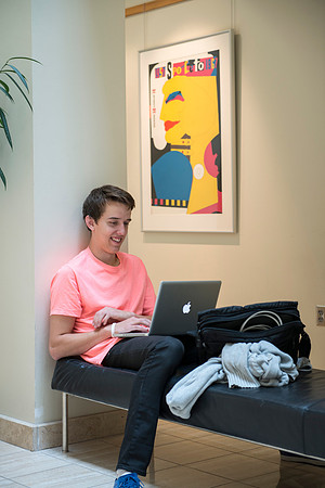 A moment between classes in the Spori Building on the first day of school.