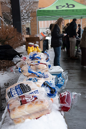 Power to Become council gives away free hotdogs to students to help get them excited to go to the P2B event.
