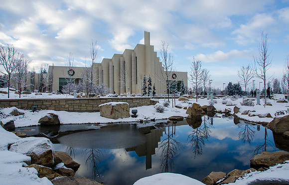 Winter scene of the Taylor Building on the campus of BYU-Idaho.