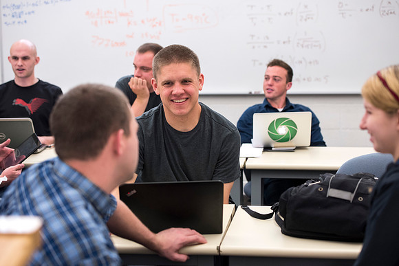 Mechanical Engineering students working together in the Fluid Mechanics course.