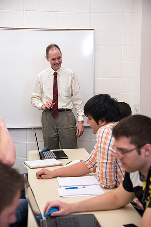 Mechanical Engineering instructor, Russell Daines, teaches the Fluid Mechanics course in the Austin building.