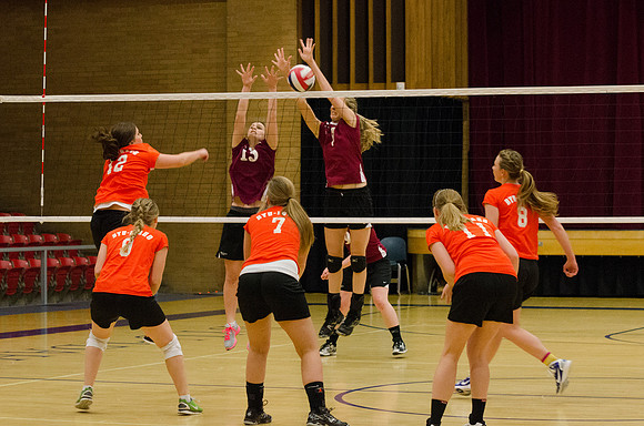 Hurricanes and 88ers compete for the championship title.