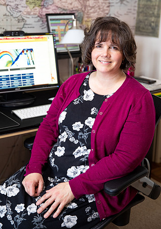 Photo of Professor Jessica Mecham from the Art department teaching remote Zoom class during Covid-19.