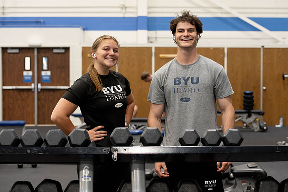 Students work out in the Hart Gym on campus.