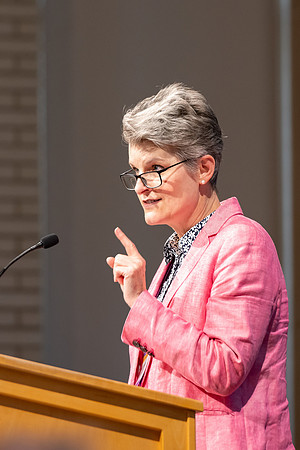 Mindy Davis gives an afternoon devotional for Education Week at BYU-Idaho.